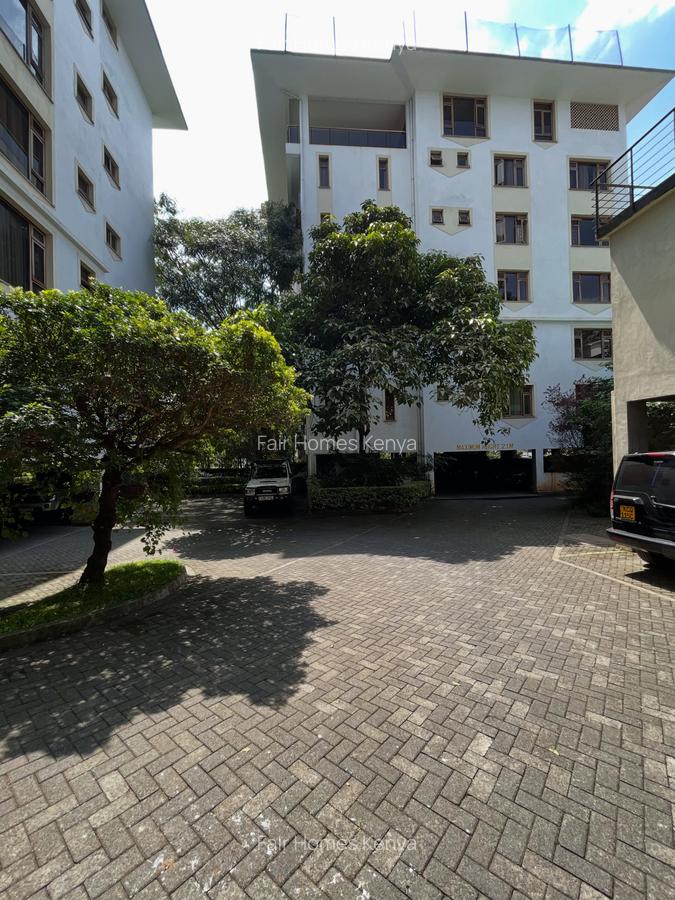 3 Bed Apartment with En Suite at Riverside Drive - 2