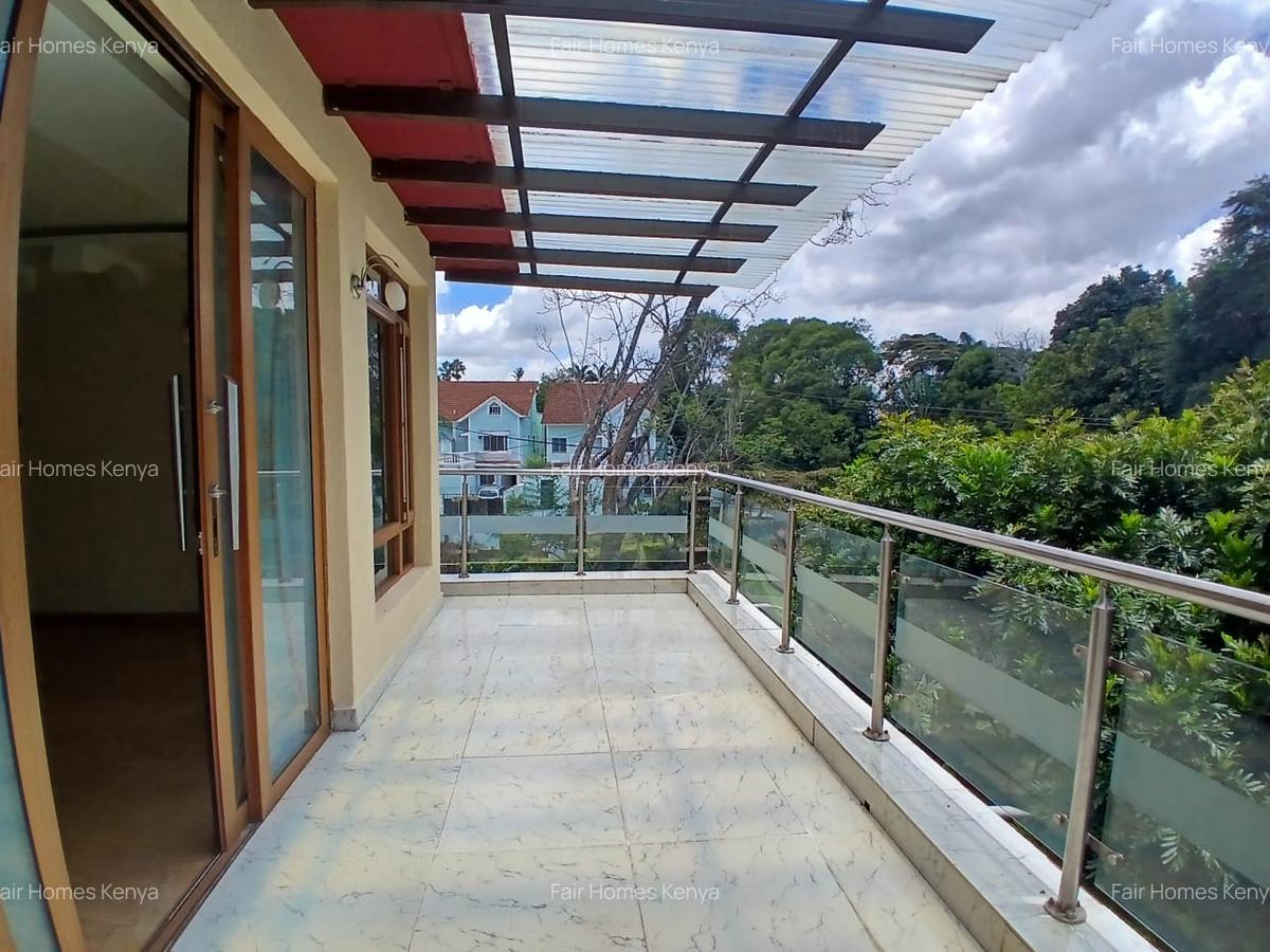 5 Bed Townhouse with En Suite at Riverside Drive - 12
