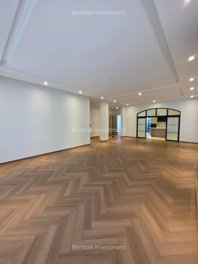 5 Bed Townhouse with En Suite at Lavington Green - 7