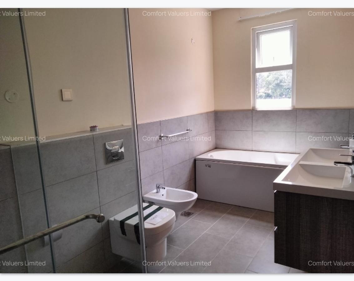 5 Bed Townhouse with En Suite at Nairobi - 17