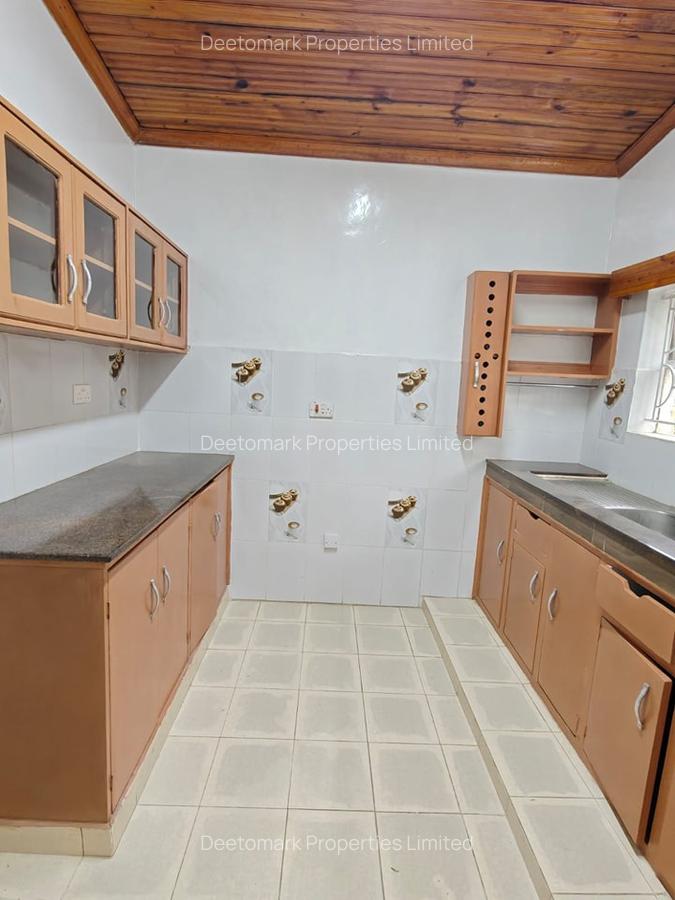 3 Bed House with En Suite at Galleria - 5
