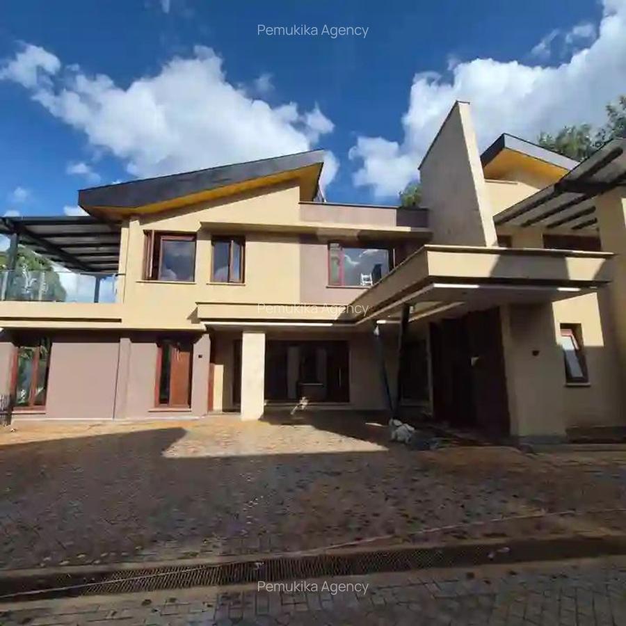 4 Bed Townhouse with En Suite in Runda - 1