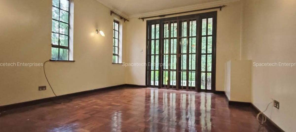 4 Bed Townhouse with En Suite in Rosslyn - 9