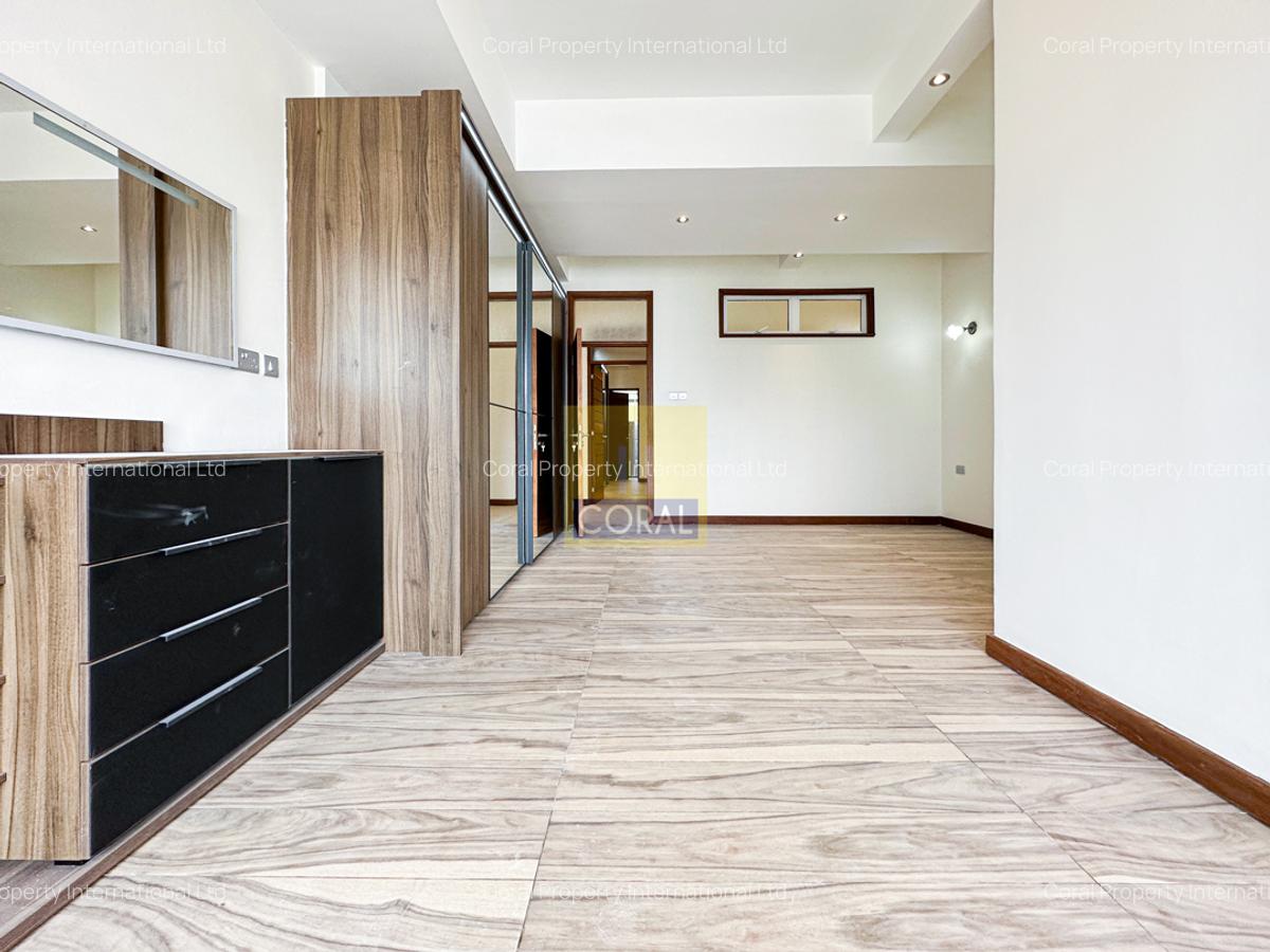 5 Bed Apartment in Spring Valley - 11