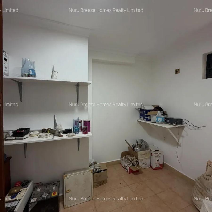 5 Bed House with En Suite in Runda - 13