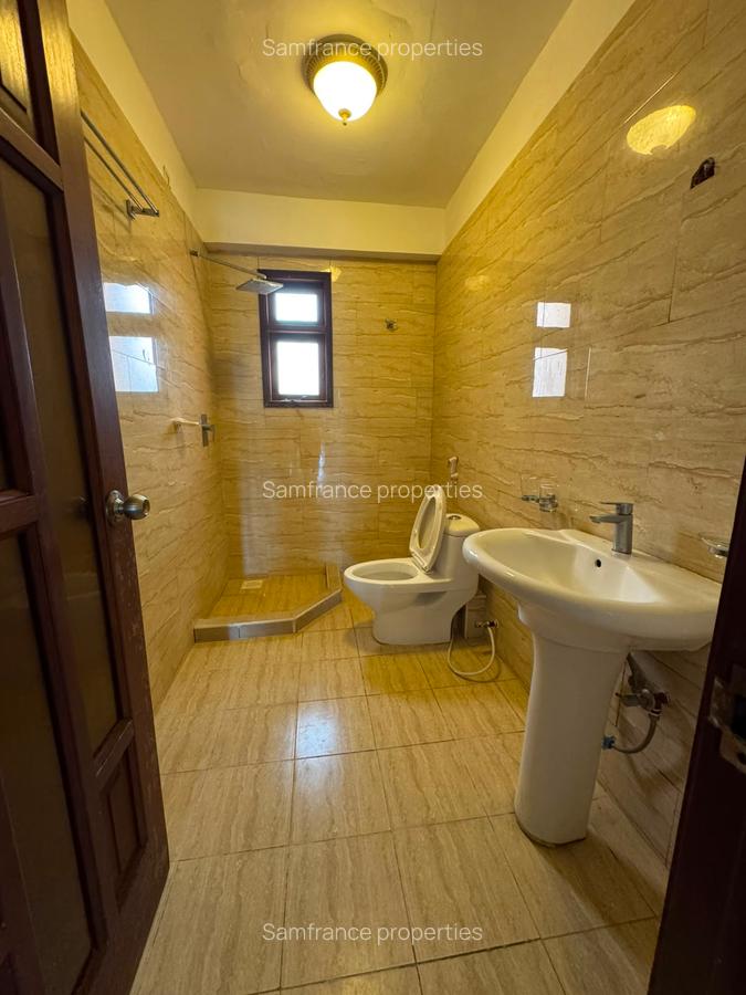 Serviced 3 Bed Apartment with En Suite at Lamera Beach - 5