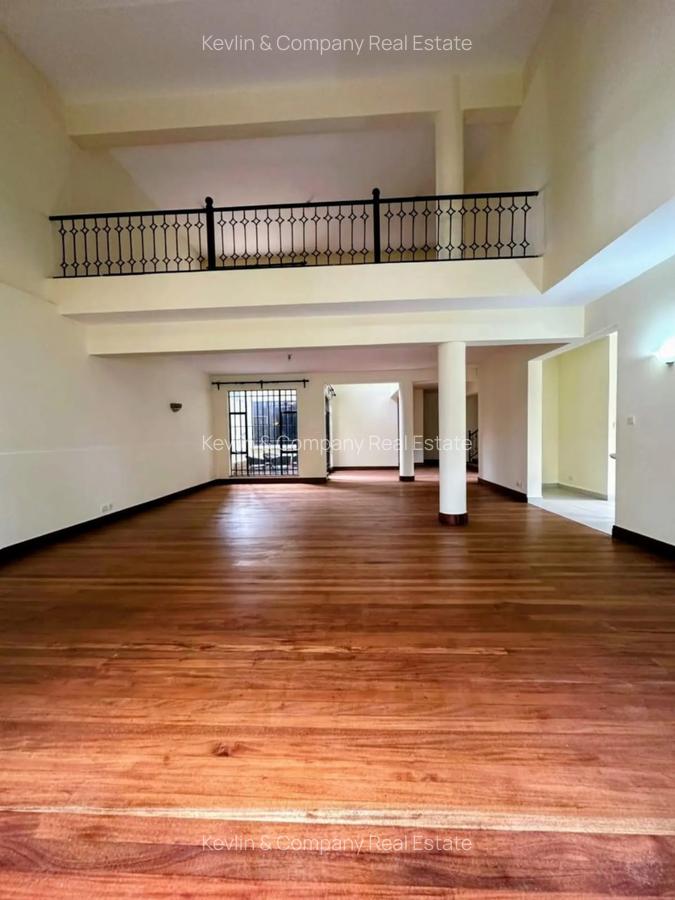 5 Bed Villa with En Suite in Lavington - 11