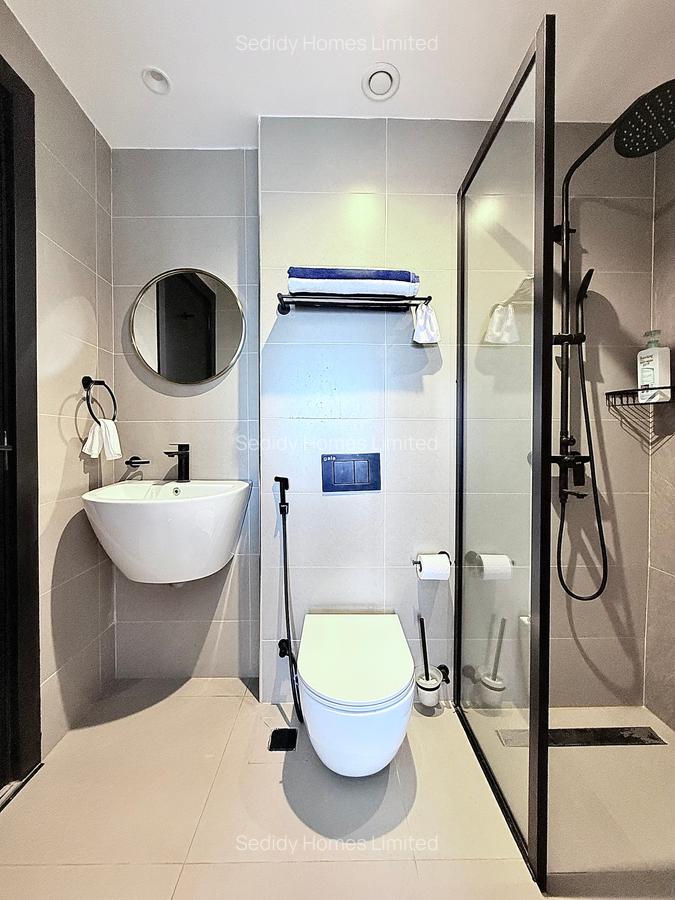 Serviced 2 Bed Apartment with En Suite in Westlands Area - 12
