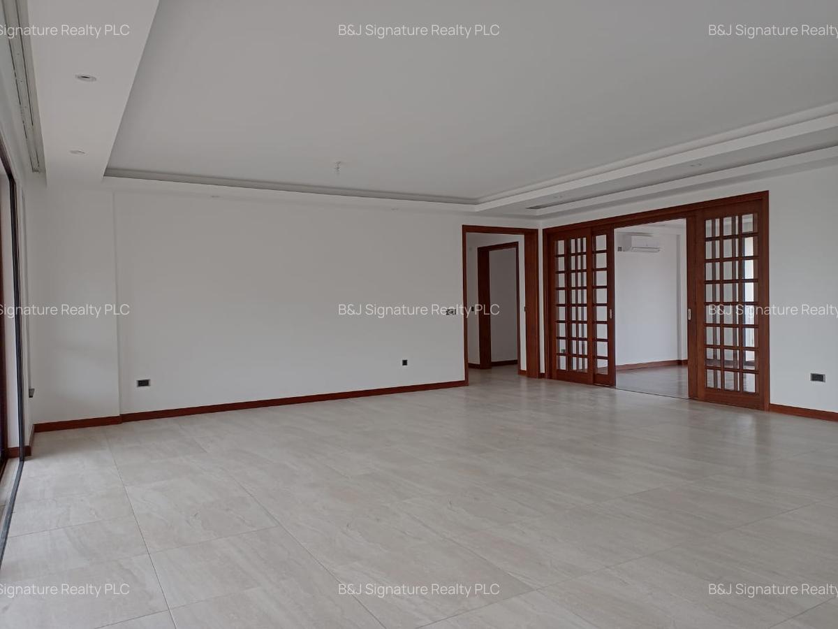 4 Bed Apartment with En Suite in General Mathenge - 1