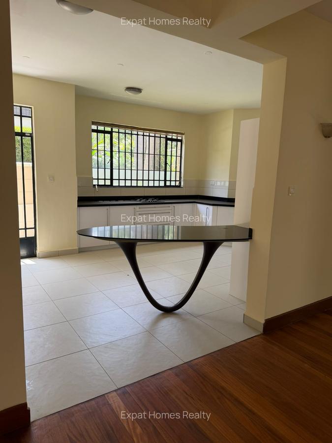 5 Bed Townhouse with En Suite in Lavington - 4