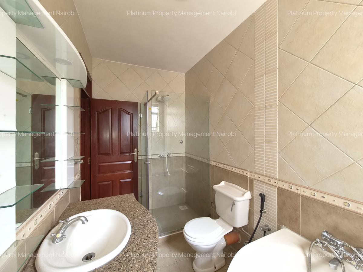 4 Bed House with En Suite at Grevillea Grove - 8