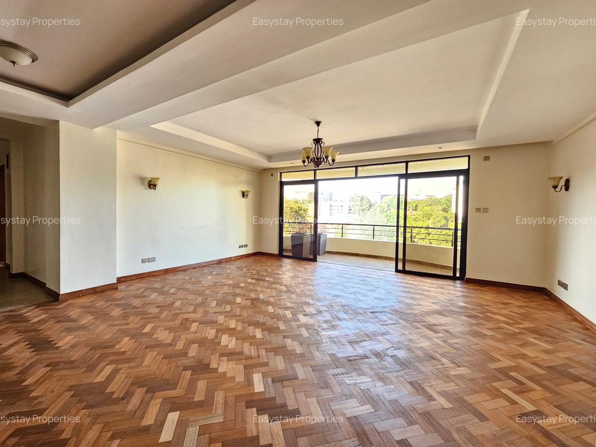 3 Bed Apartment with En Suite in Riverside - 2