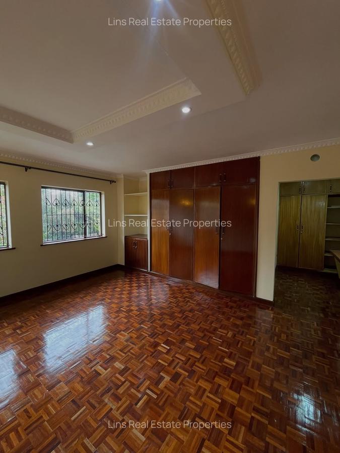 5 Bed Townhouse with En Suite in Lavington - 7