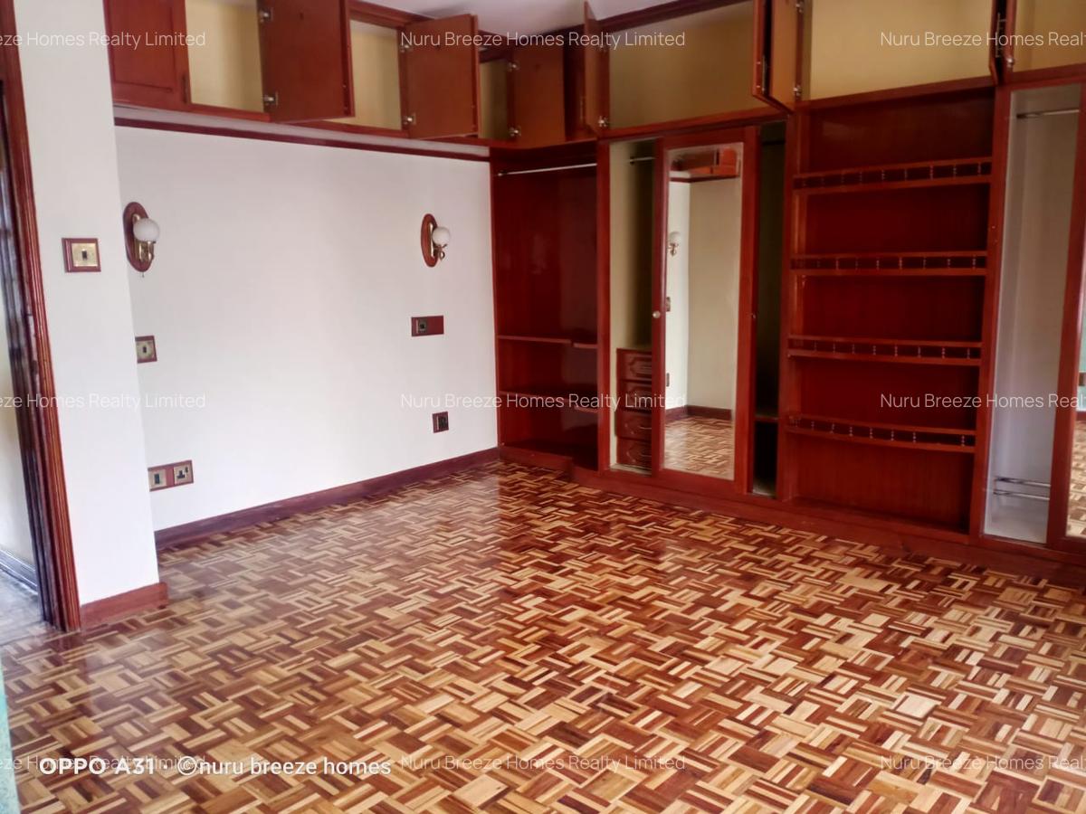 4 Bed Townhouse with En Suite in Lavington - 19
