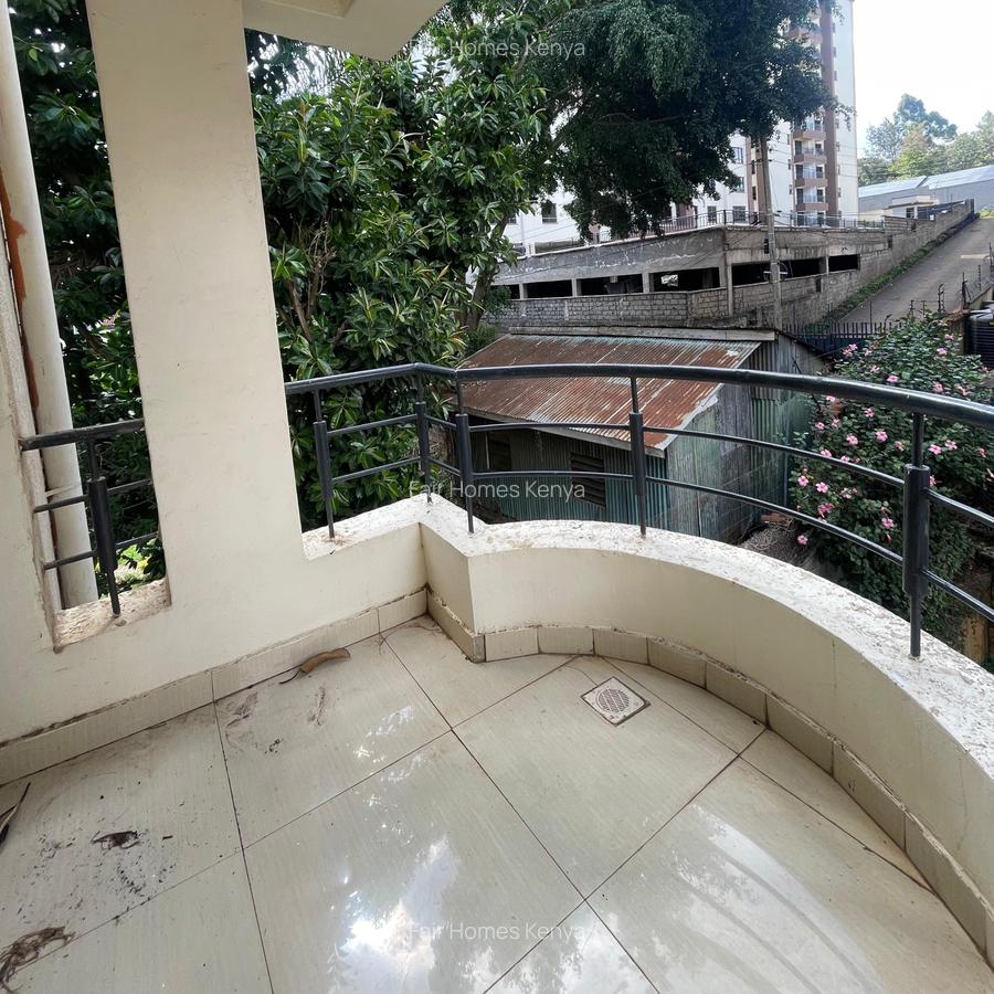 3 Bed Apartment with En Suite at Hatheru Road - 16