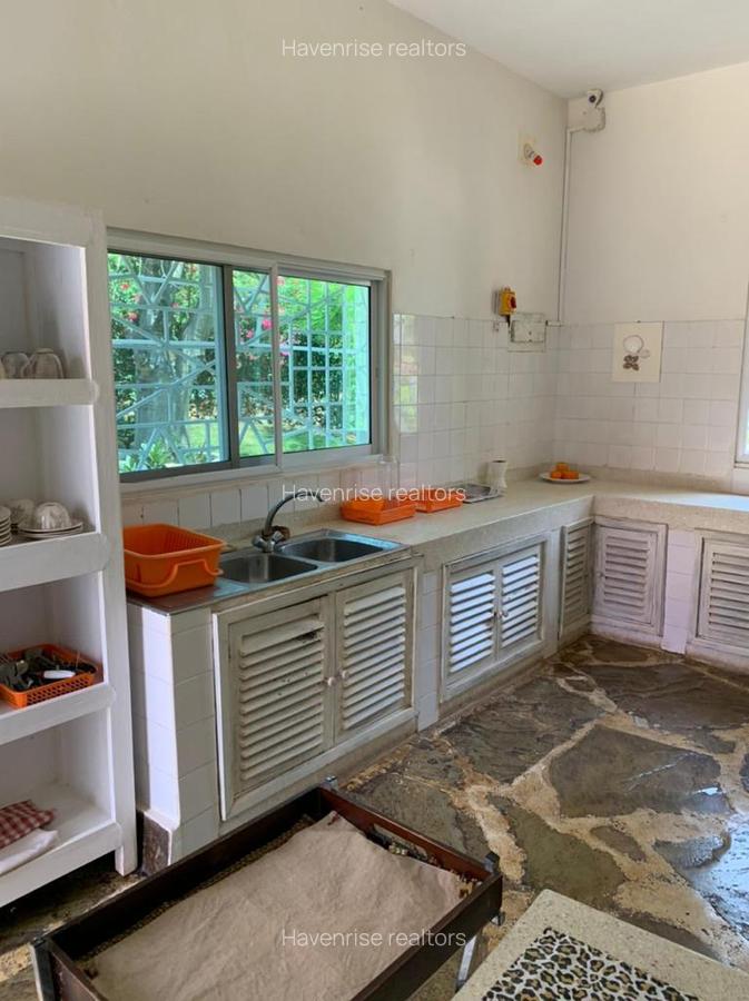 4 Bed House in Watamu - 8