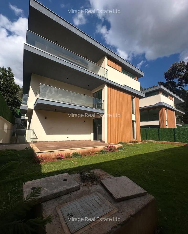 5 Bed Villa with En Suite in Lavington - 1