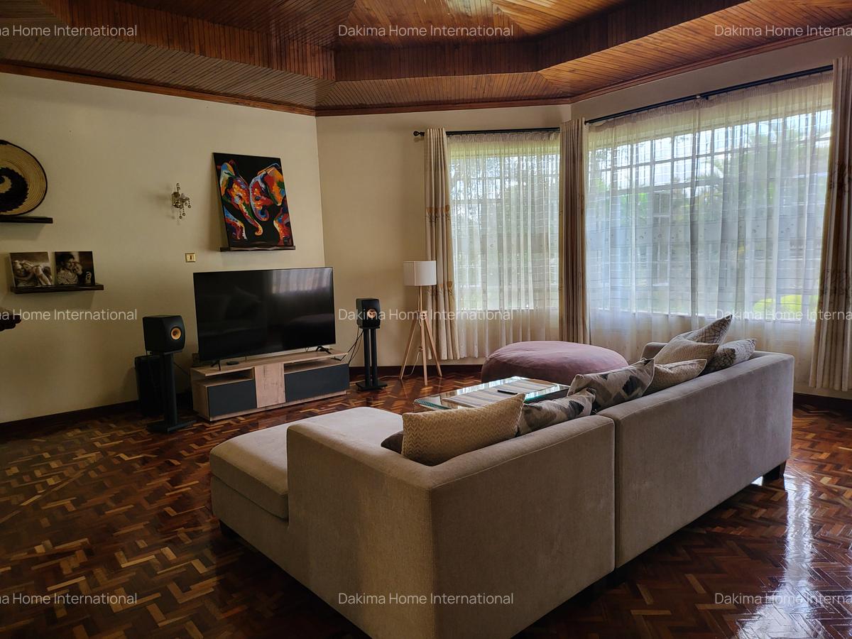 5 Bed House with En Suite in Runda - 9