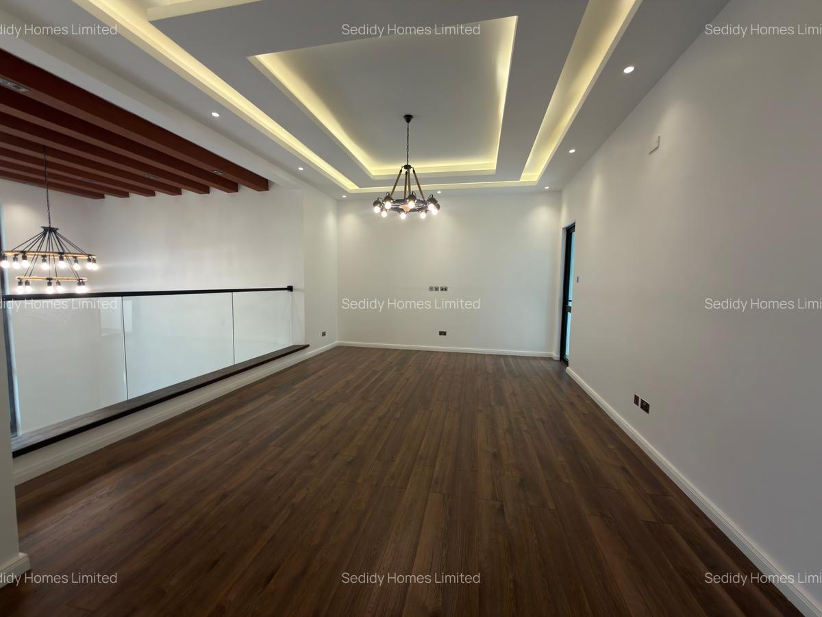 5 Bed Villa with En Suite in Lavington - 12