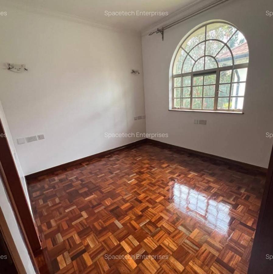 4 Bed Townhouse with En Suite in Loresho - 10