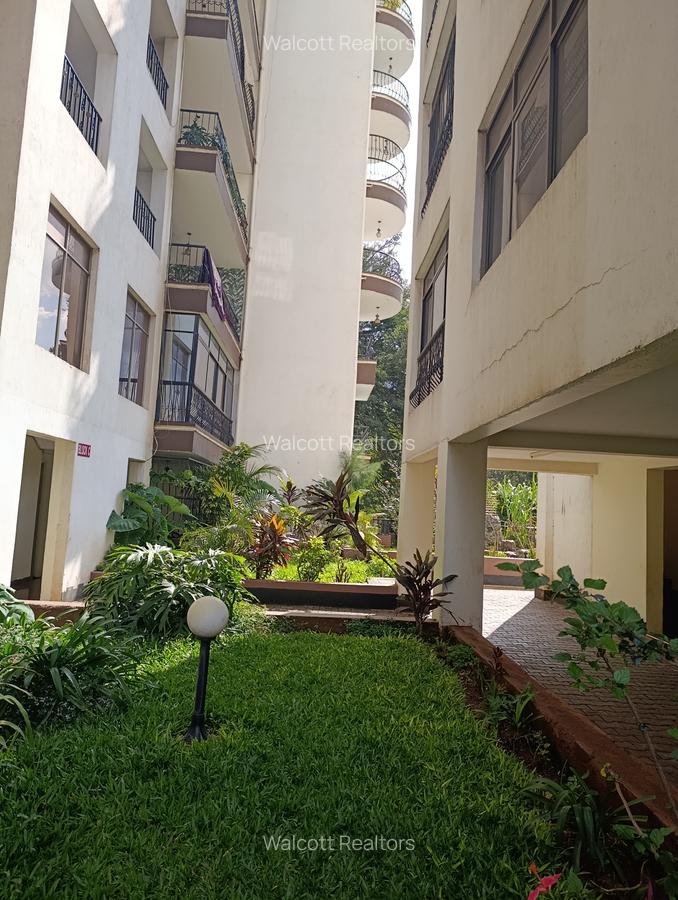 3 Bed Apartment with En Suite in Lavington - 2