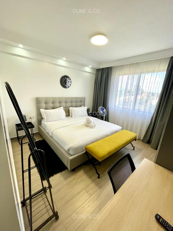 Serviced 2 Bed Apartment with En Suite in Riverside - 17