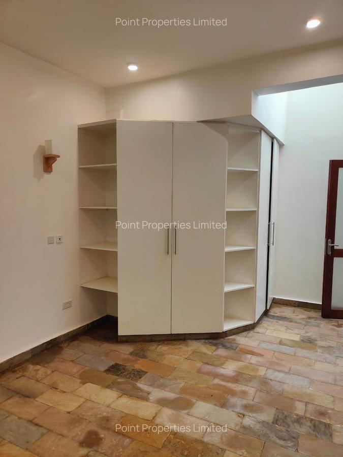 3 Bed Apartment with En Suite in Karen - 10