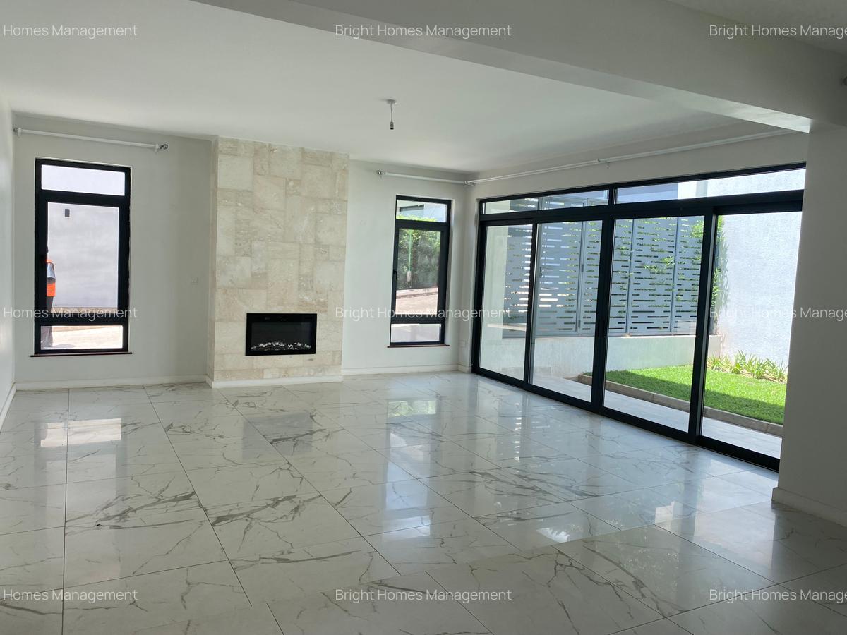 5 Bed Townhouse with En Suite in Lavington - 4
