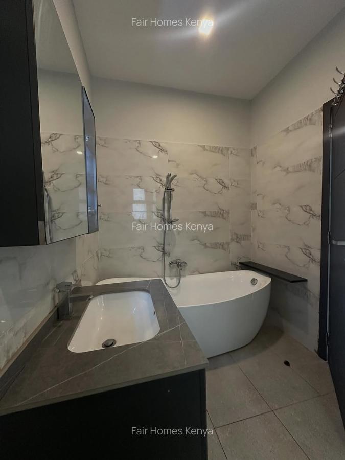 3 Bed Apartment with En Suite at Riverside Drive - 10
