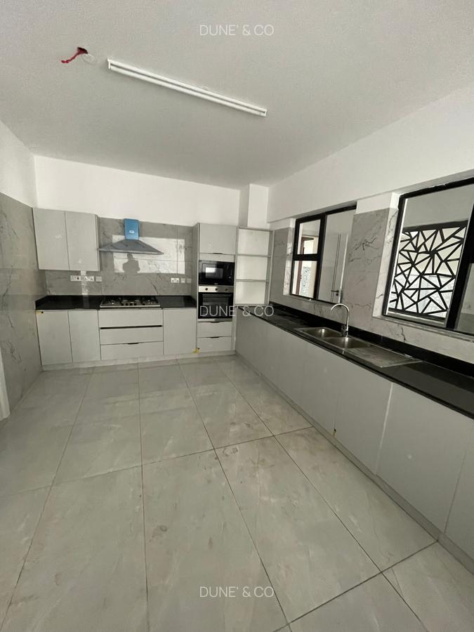 3 Bed Apartment with En Suite in Westlands Area - 6