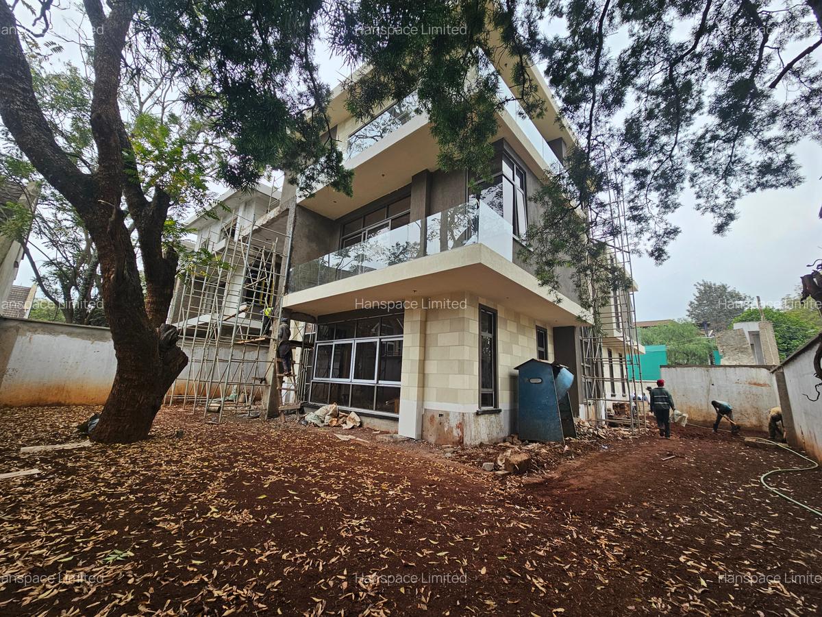 5 Bed Villa with En Suite in Lavington - 7