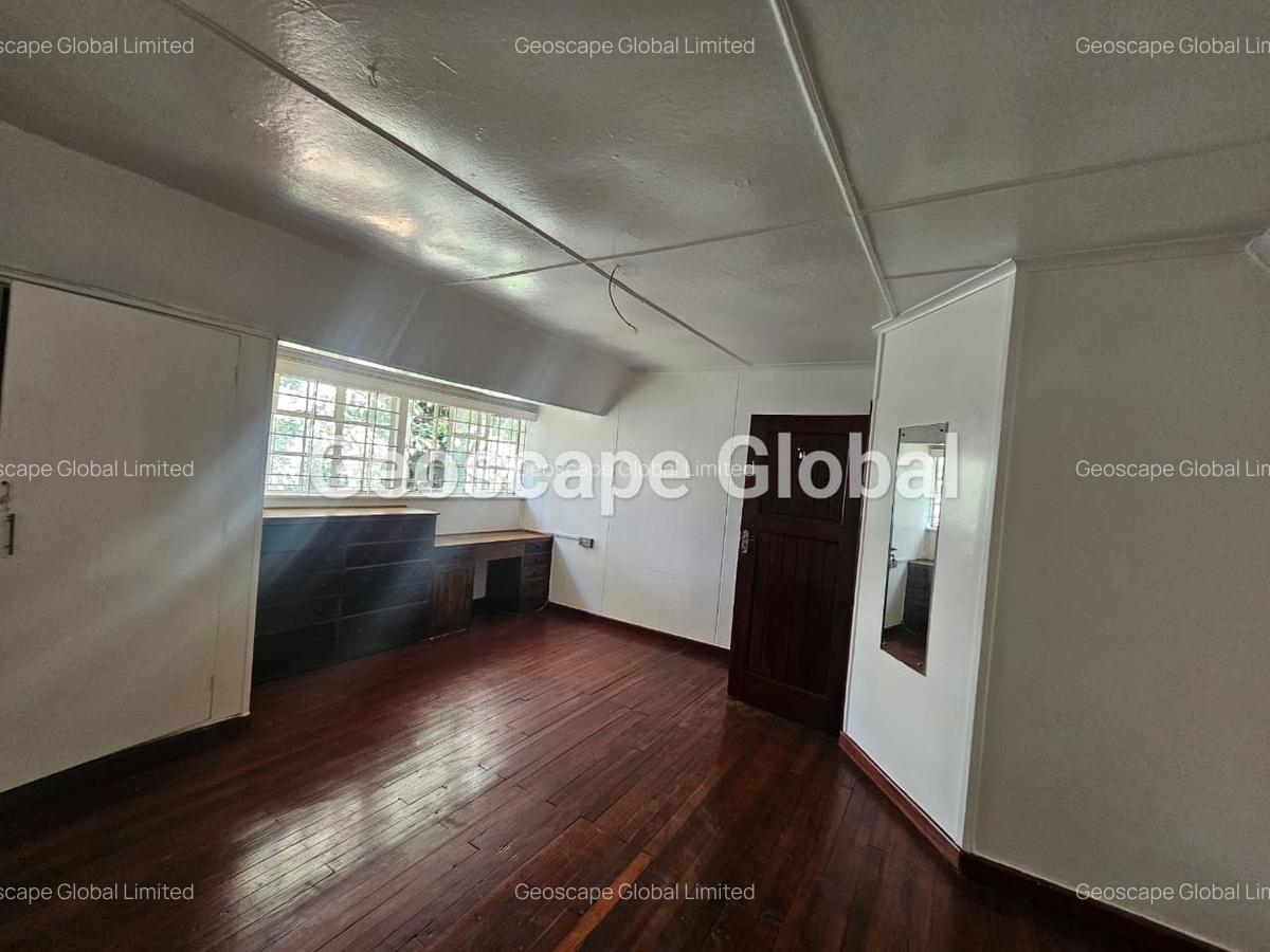 2 Bed House with En Suite in Rosslyn - 9
