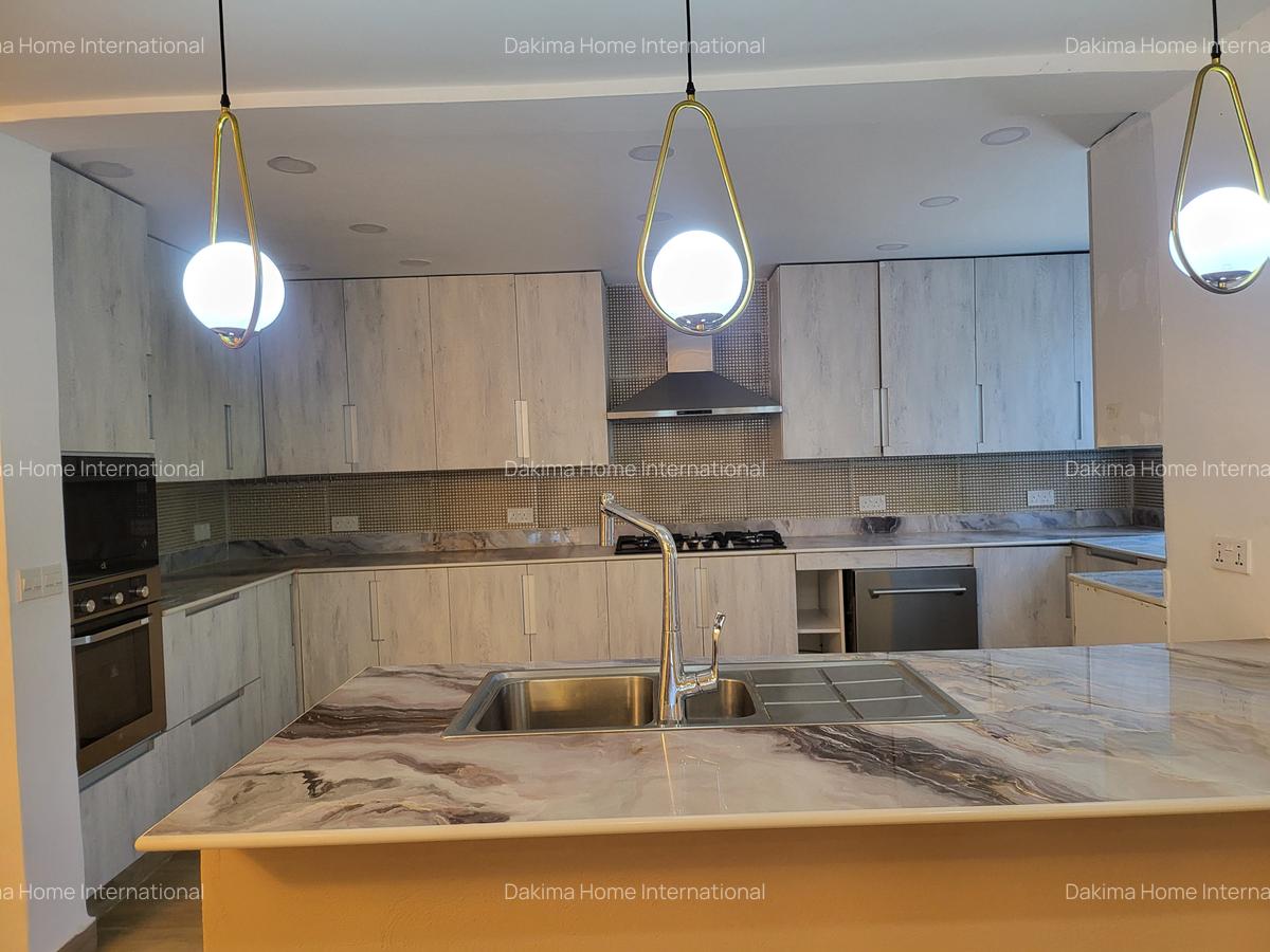 5 Bed House with En Suite in Runda - 7