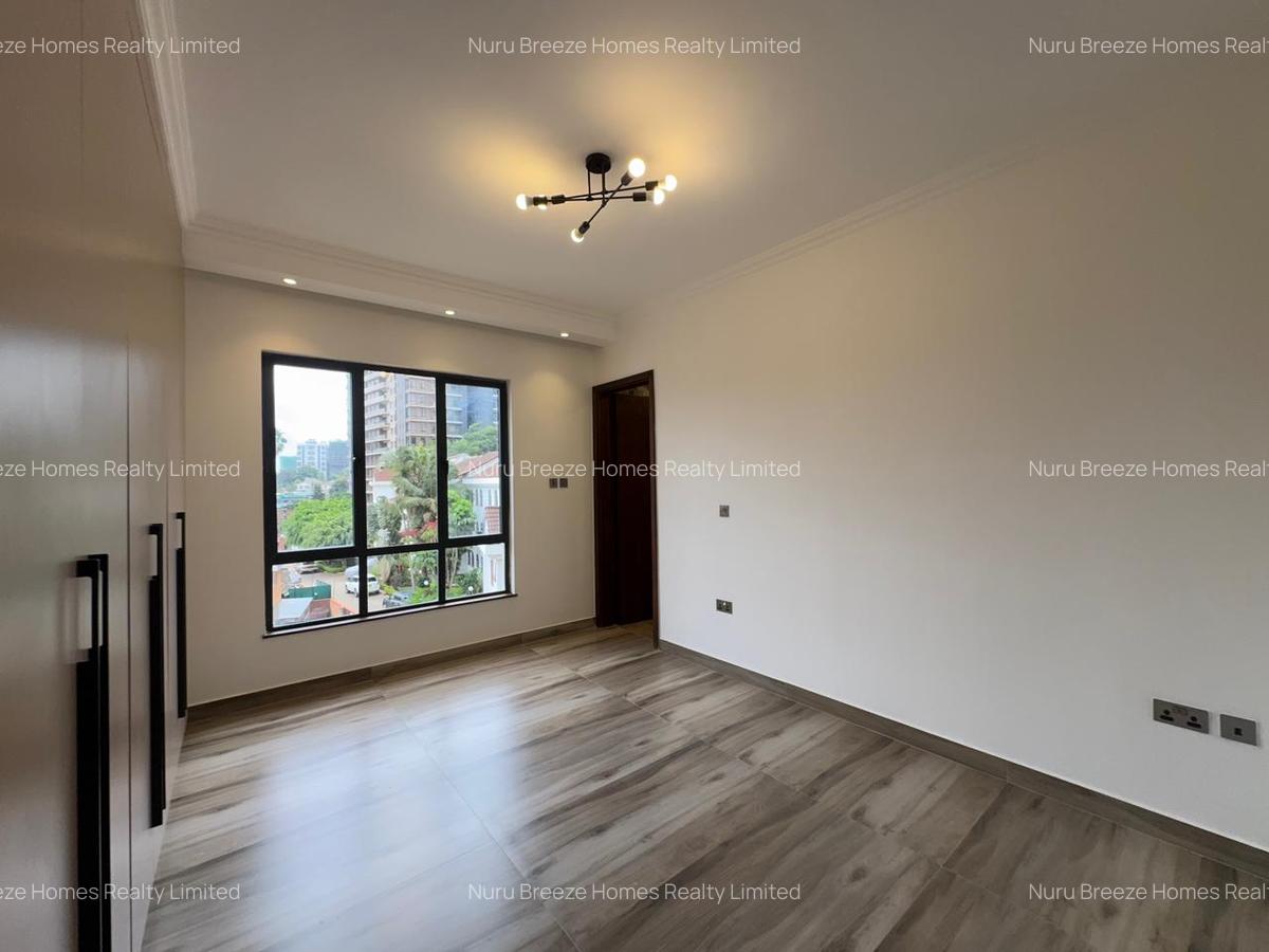 2 Bed Apartment with En Suite in Brookside - 15