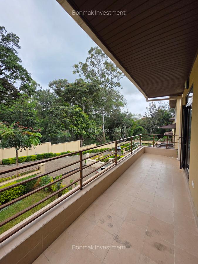 5 Bed Townhouse with En Suite at Lavington Green - 4