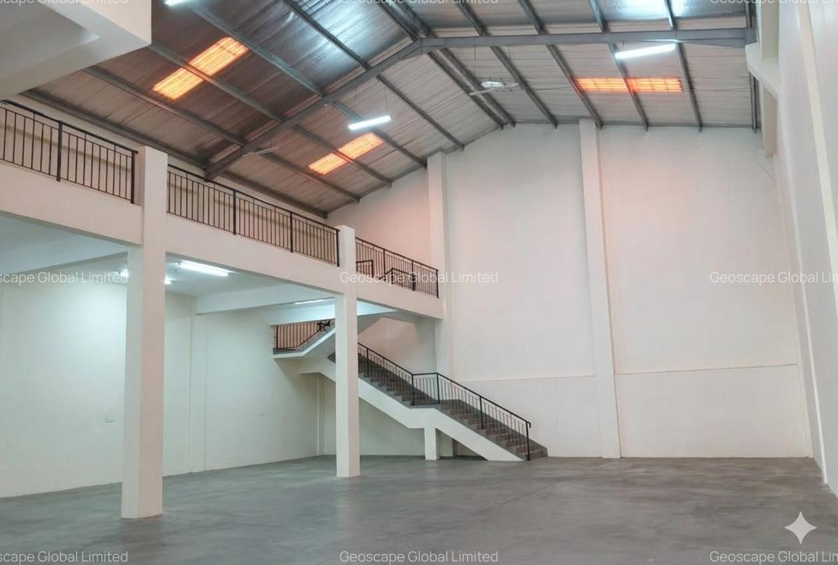 6,198 ft² Warehouse with Fibre Internet in Industrial Area - 1