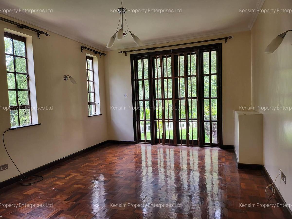 4 Bed Townhouse with En Suite in Rosslyn - 16