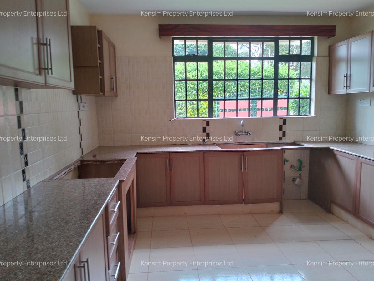 4 Bed Townhouse with En Suite in Nyari - 16