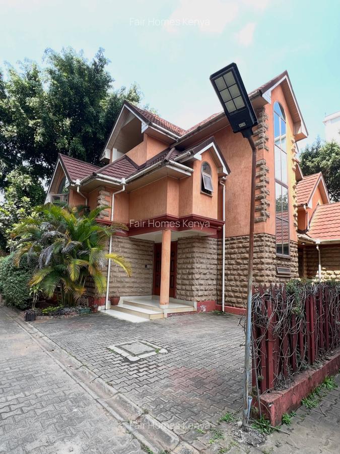 5 Bed Townhouse with En Suite at Othaya Road - 1
