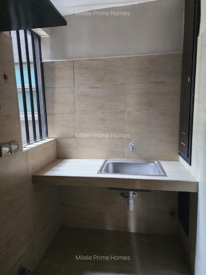 3 Bed Apartment with En Suite at Isk - 10