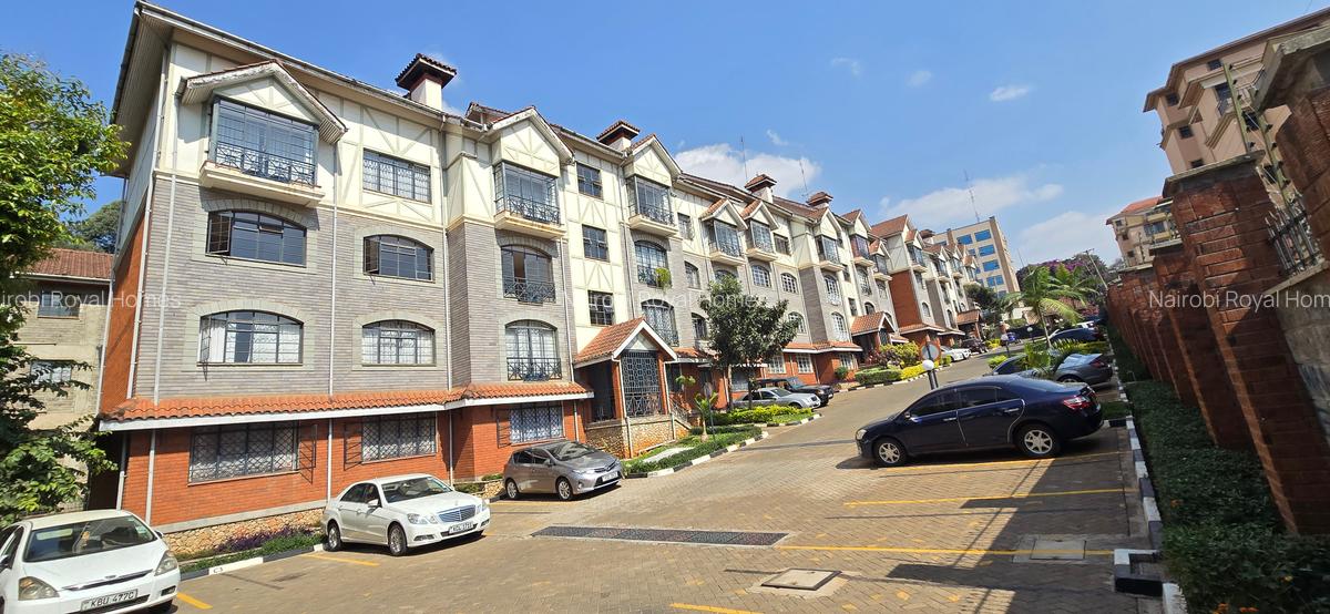3 Bed Apartment with En Suite at Riverside Drive - 2
