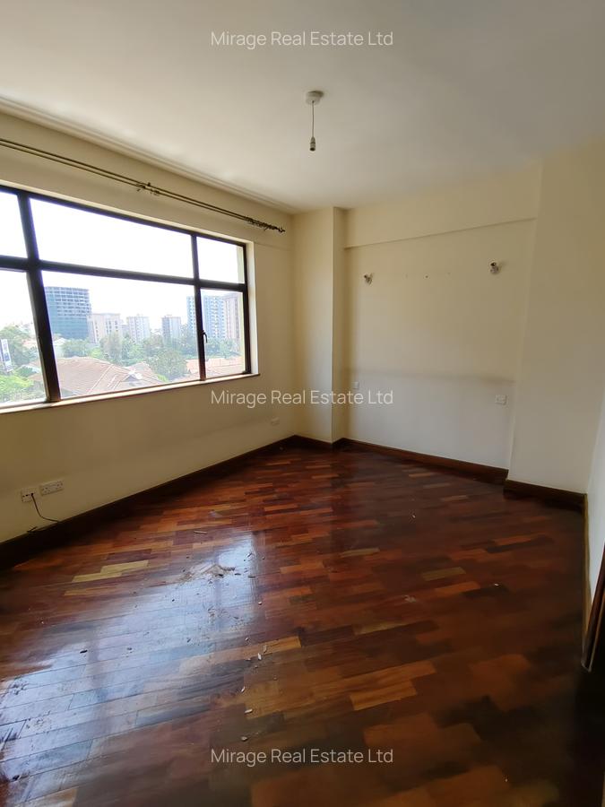 3 Bed Apartment with En Suite in Kilimani - 11