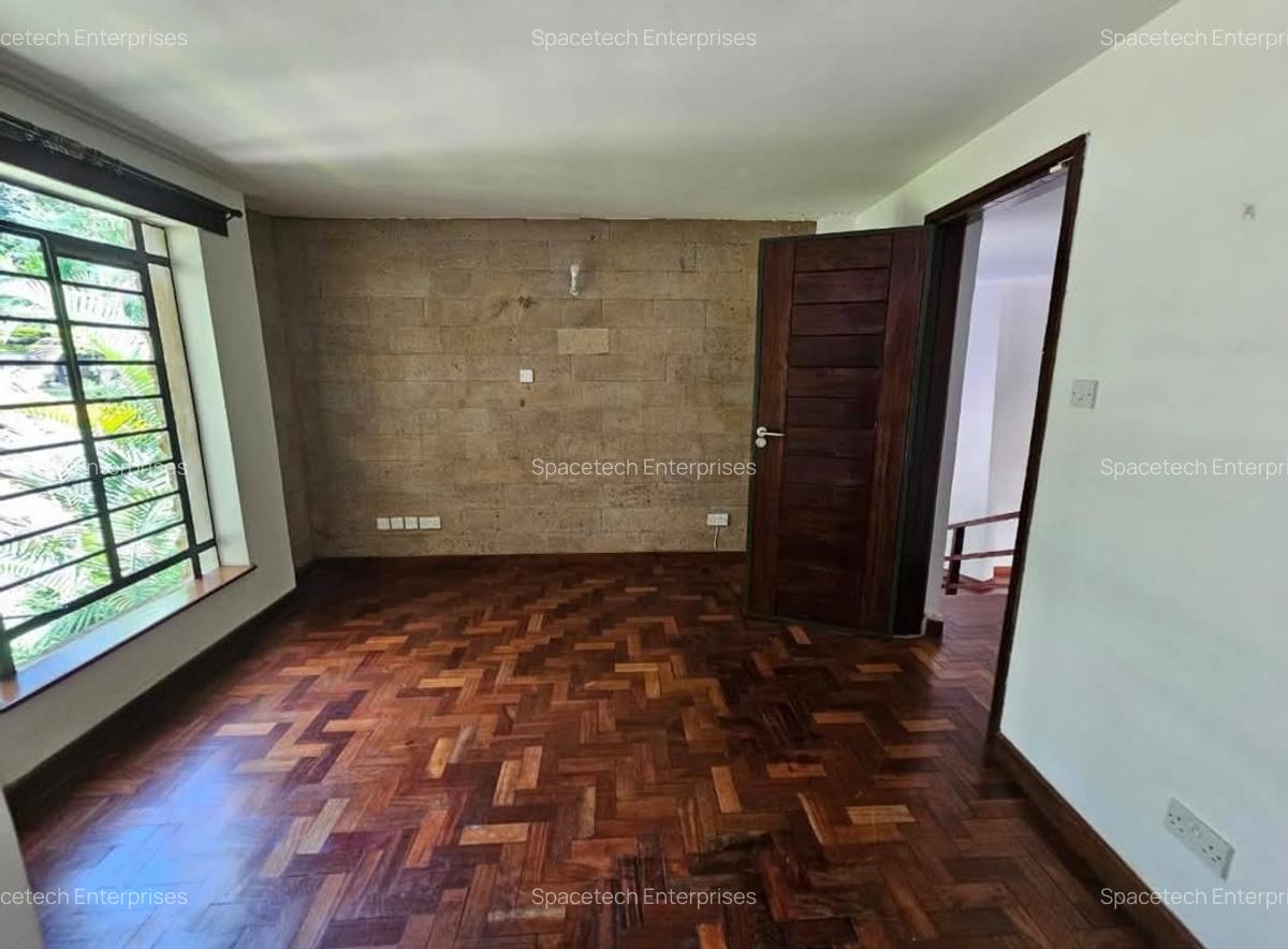 5 Bed Townhouse with En Suite in Kitisuru - 6