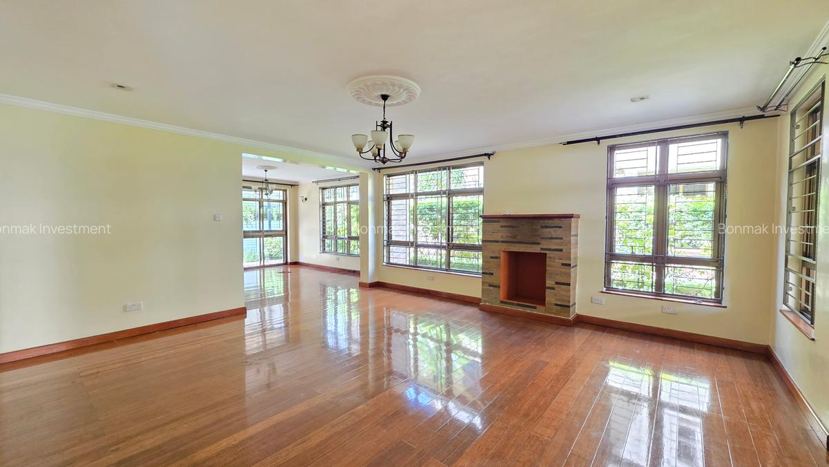 5 Bed Townhouse with En Suite at Lavington Green - 9
