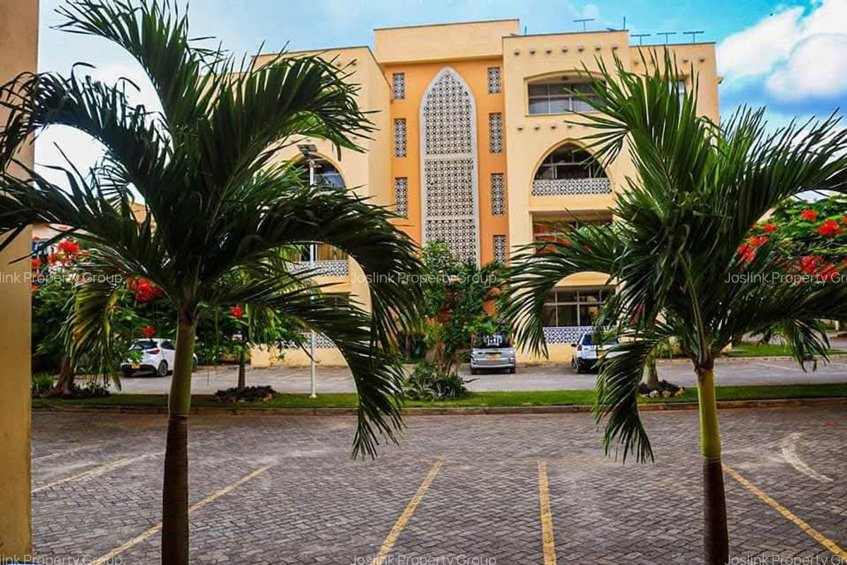 2 Bed Apartment with En Suite at Mt Kenya - 1
