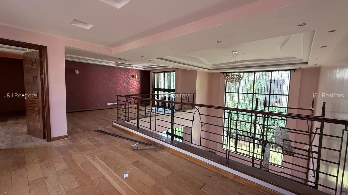 4 Bed Townhouse with En Suite in Lavington - 7