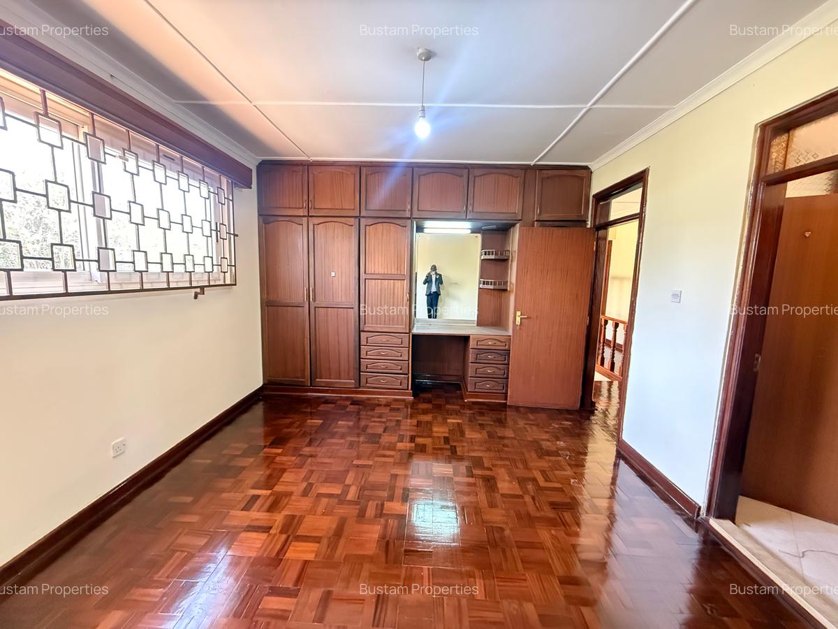 5 Bed Townhouse with En Suite in Lavington - 8