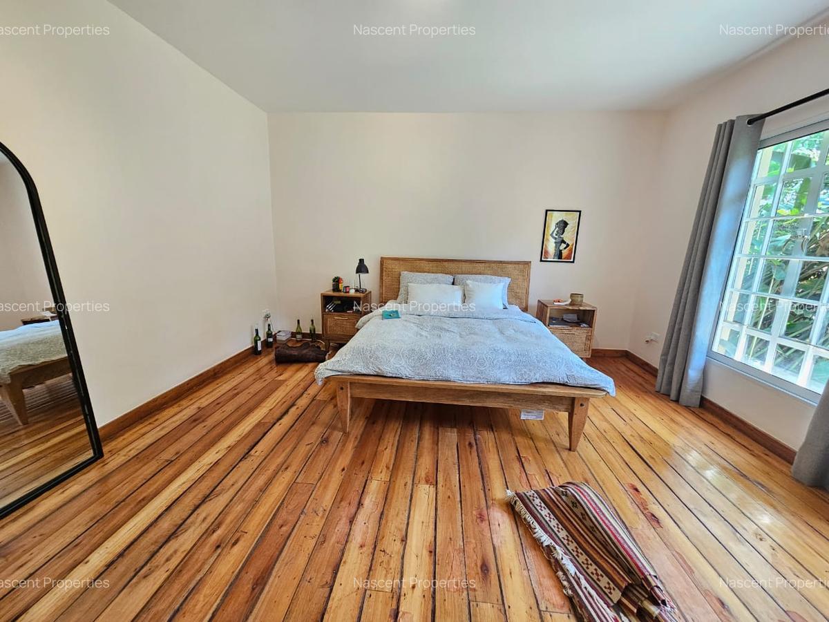 3 Bed House with En Suite in Ridgeways - 6