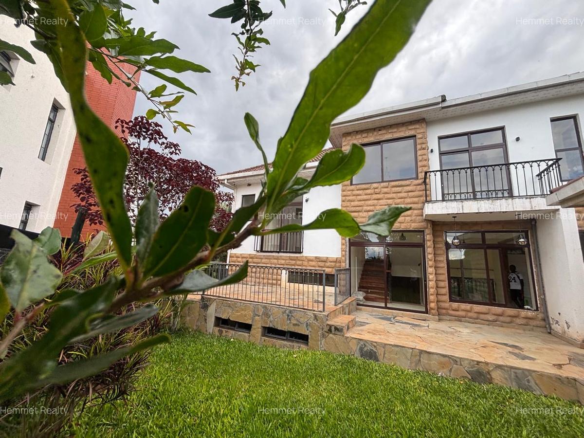 4 Bed Townhouse with En Suite in Kiambu Road - 3