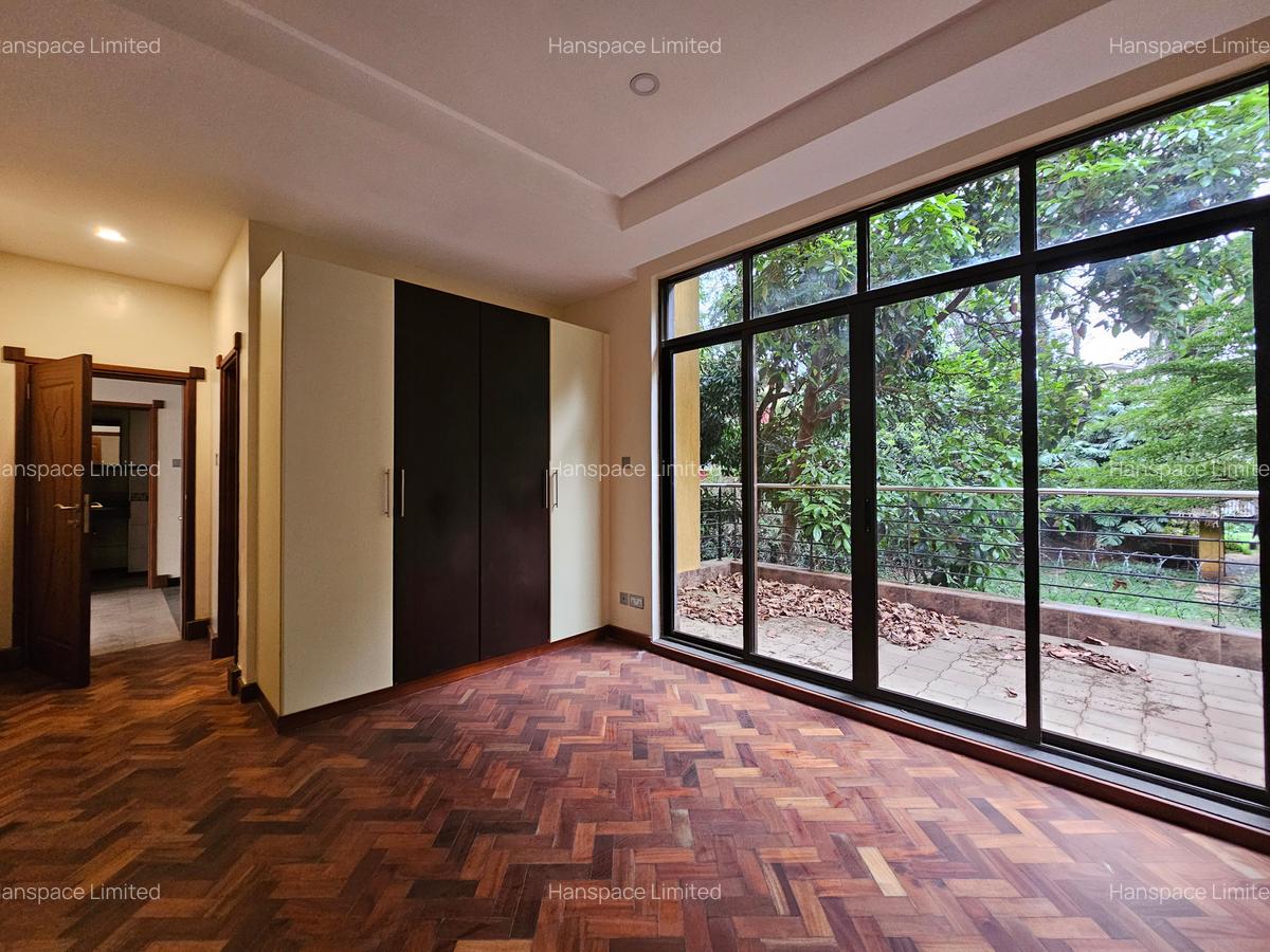 5 Bed Villa with En Suite at Naushad Merali Drive - 9